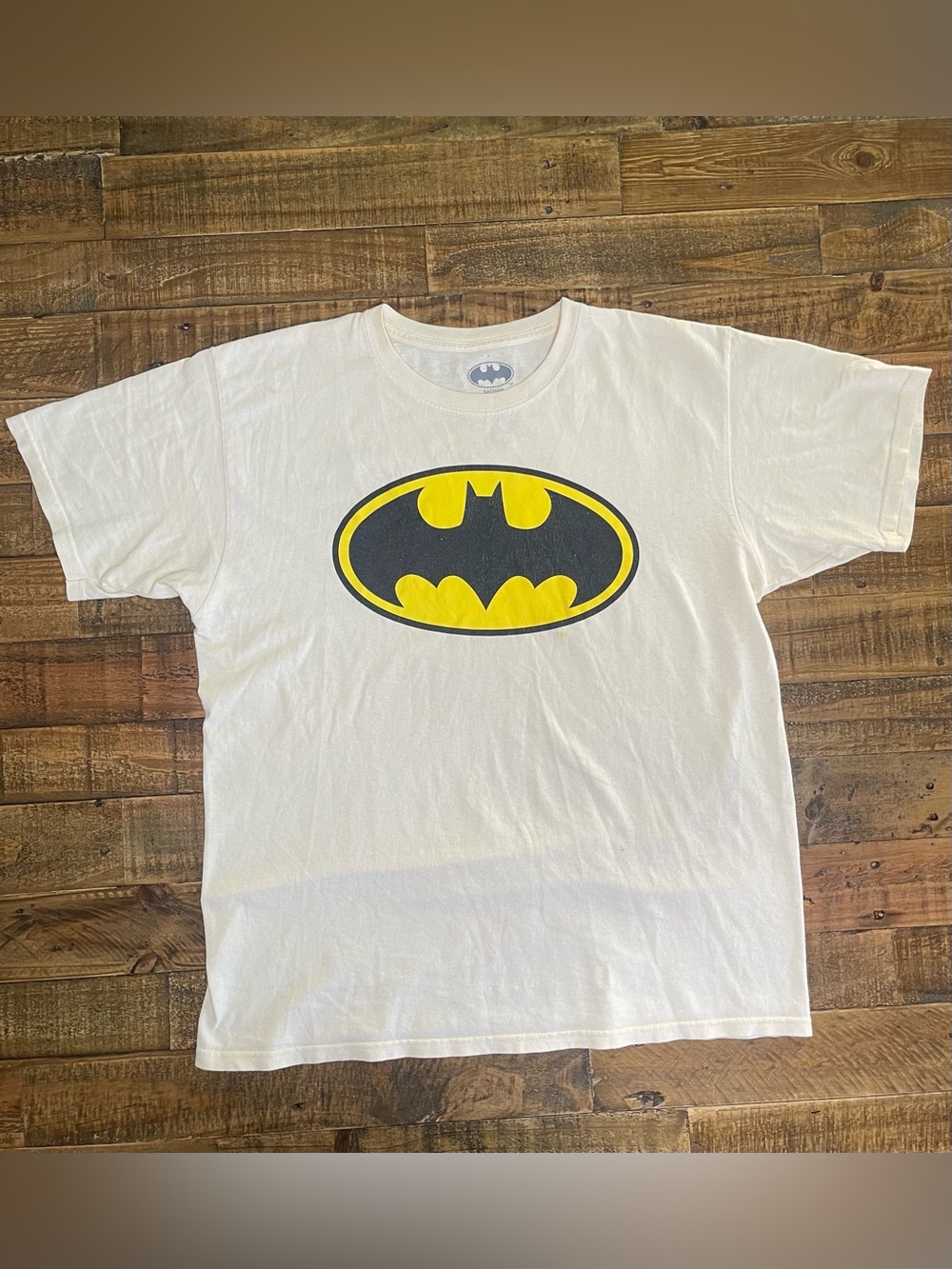 DC Comics Batman T-Shirt With Bat Logo S Large
